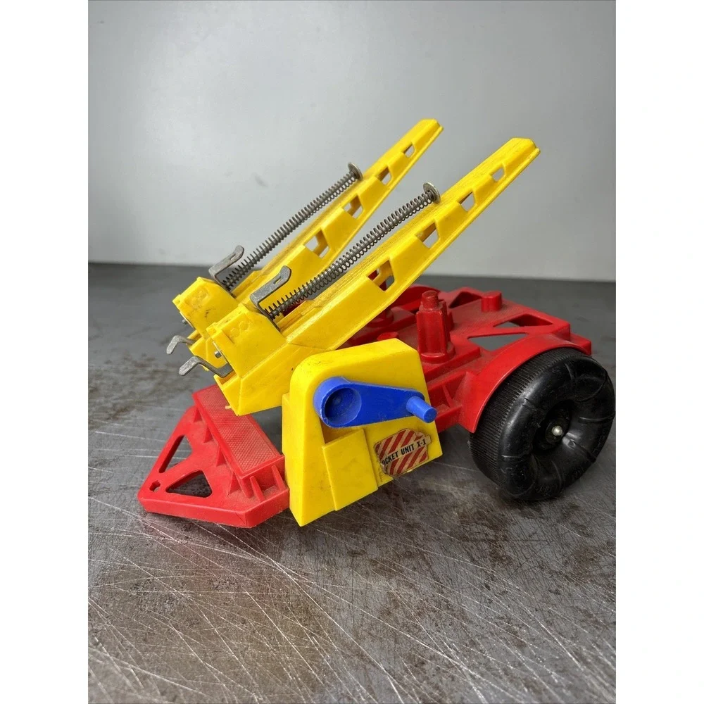 IDEAL MOON EXPLORER‎ Rocket Unit X-1 Launcher Trailer Red Yellow Playset